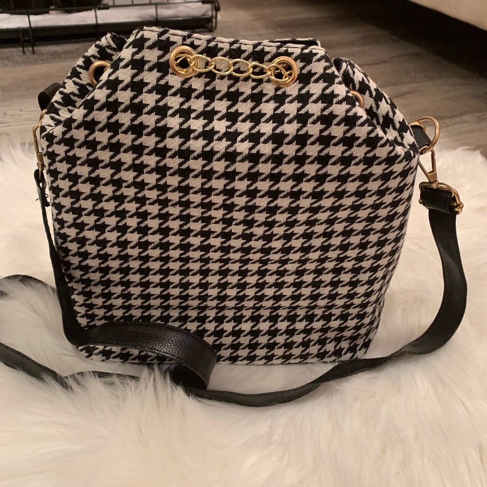 NEW Houndstooth Crossbody/Shoulder Bucket Bag - Picture 4 of 7